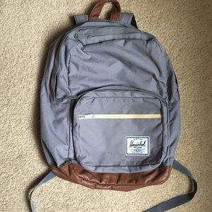 ✨ SOLD ✨Grey USED Herschel Supply Co Backpack